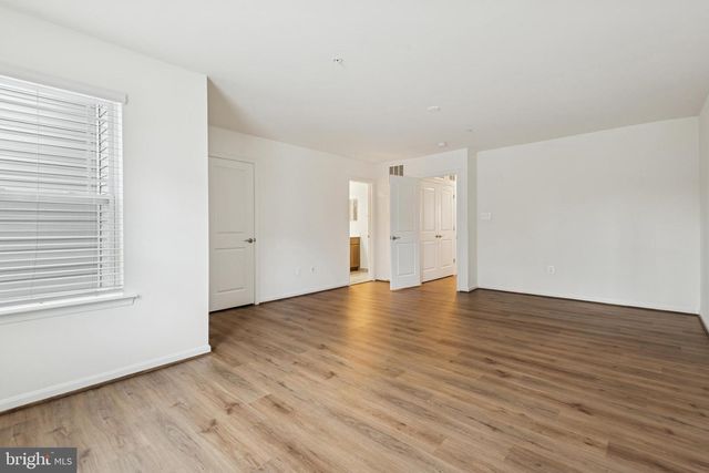 7826 WOLF RUN LN, Severn, MD 21144