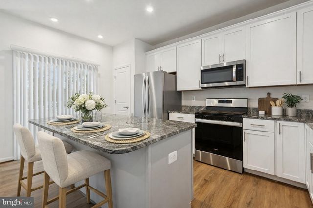 7826 WOLF RUN LN, Severn, MD 21144