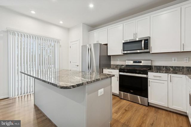 7826 WOLF RUN LN, Severn, MD 21144