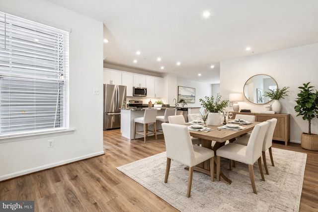 7826 WOLF RUN LN, Severn, MD 21144