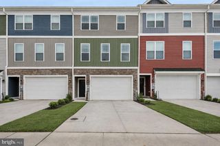 7826 WOLF RUN LN, Severn, MD 21144