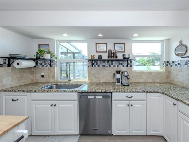 381 FALKLAND ROAD, Venice, FL 34293