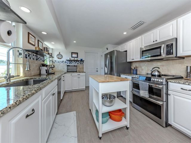 381 FALKLAND ROAD, Venice, FL 34293