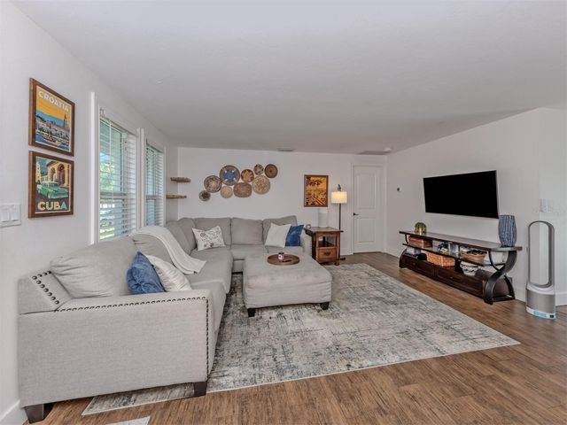 381 FALKLAND ROAD, Venice, FL 34293