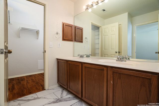 2545 Grayson, San Antonio, TX 78232