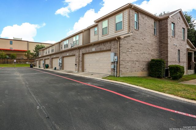 2545 Grayson, San Antonio, TX 78232