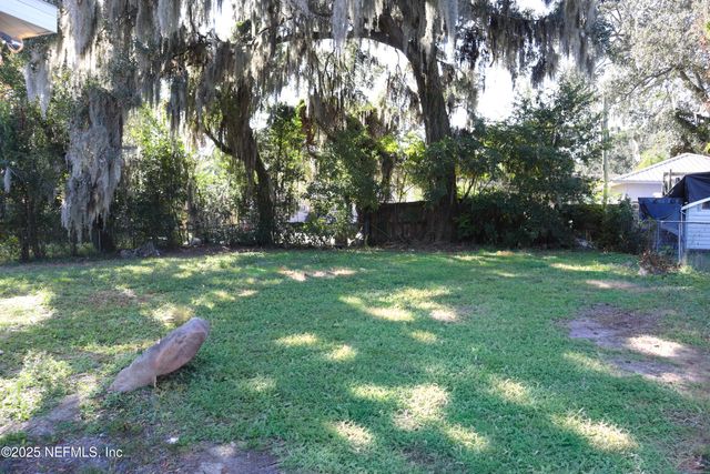 1744 LILLY Road E, Jacksonville, FL 32207