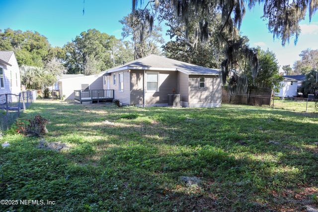 1744 LILLY Road E, Jacksonville, FL 32207