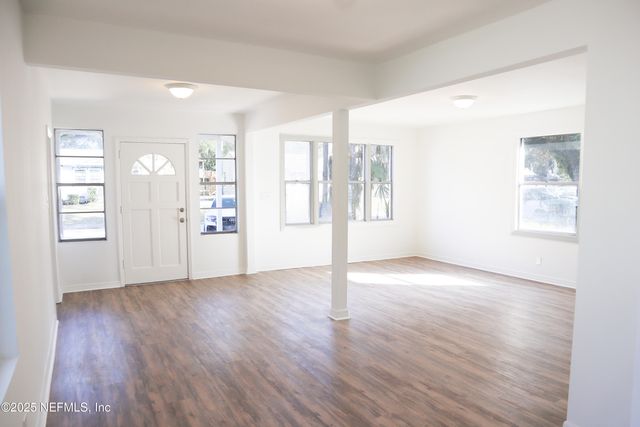 1744 LILLY Road E, Jacksonville, FL 32207