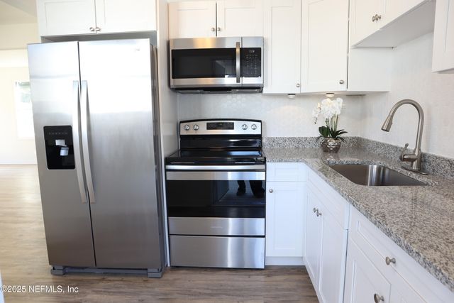 1744 LILLY Road E, Jacksonville, FL 32207