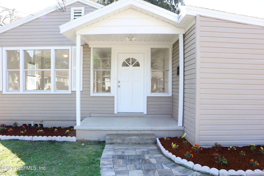 1744 LILLY Road E, Jacksonville, FL 32207