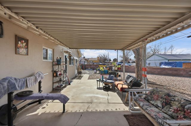 1529 Clancy Drive NE, Albuquerque, NM 87112