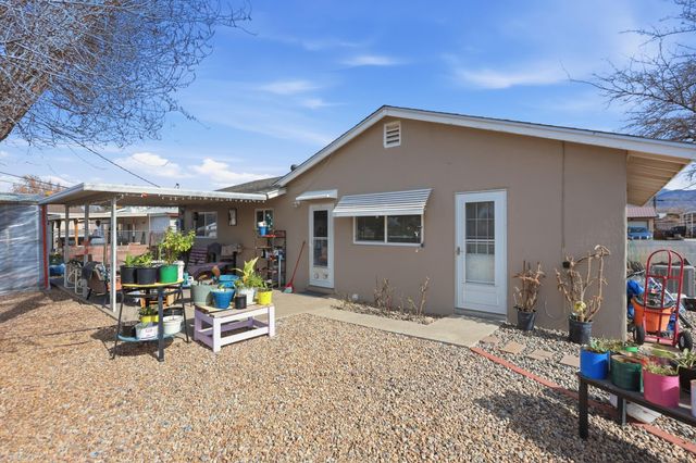 1529 Clancy Drive NE, Albuquerque, NM 87112