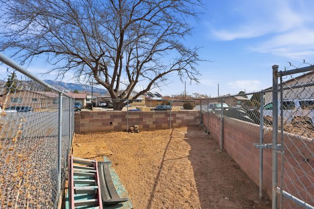 1529 Clancy Drive NE, Albuquerque, NM 87112