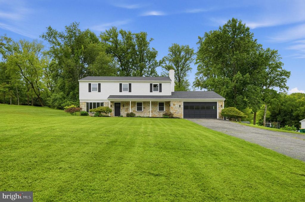 207 SYLVAN DR, POTTSTOWN, PA 19465 — photo 2