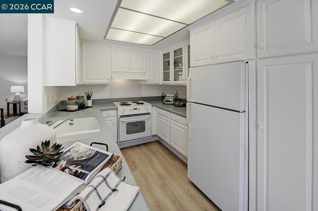 2025 Golden Rain Rd 7, Walnut Creek, CA 94595