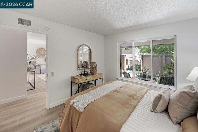 2025 Golden Rain Rd 7, Walnut Creek, CA 94595