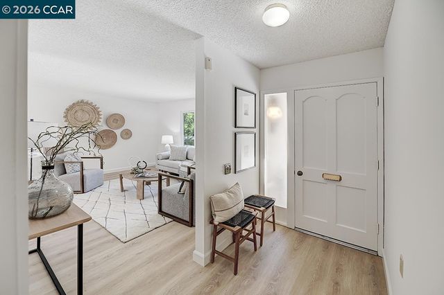 2025 Golden Rain Rd 7, Walnut Creek, CA 94595