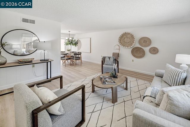 2025 Golden Rain Rd 7, Walnut Creek, CA 94595