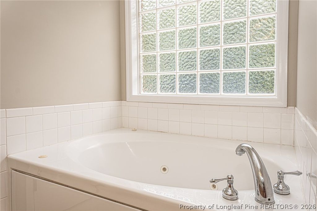 402 Roundtree Drive, Fayetteville, NC 28303 — photo 23