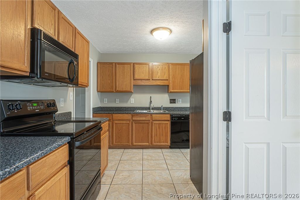 402 Roundtree Drive, Fayetteville, NC 28303 — photo 8