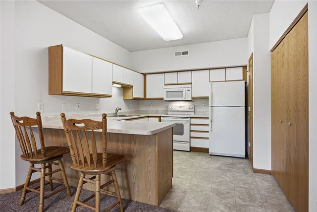3028 Center Point NE 204, Cedar Rapids, IA 52402