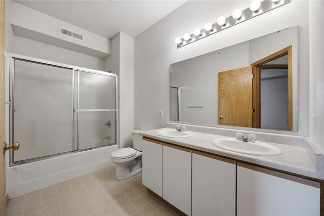 3028 Center Point NE 204, Cedar Rapids, IA 52402