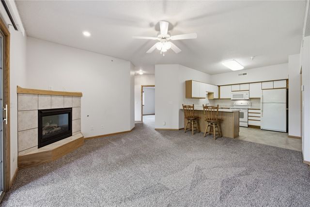 3028 Center Point NE 204, Cedar Rapids, IA 52402