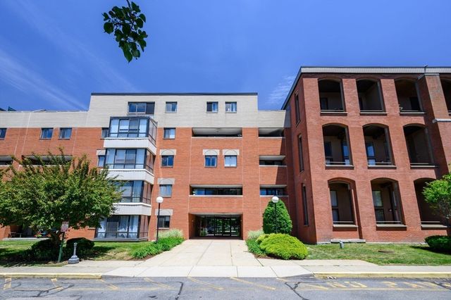 96 Old Colony Ave 304, Taunton, MA 02718