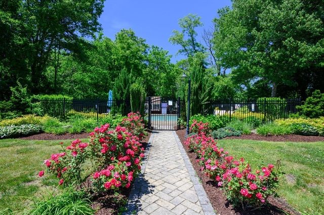 96 Old Colony Ave 304, Taunton, MA 02718