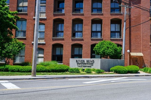 96 Old Colony Ave 304, Taunton, MA 02718