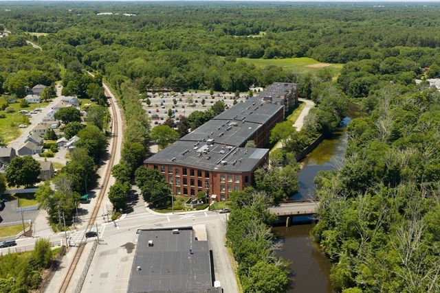 96 Old Colony Ave 304, Taunton, MA 02718
