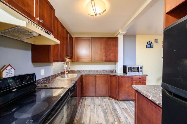 96 Old Colony Ave 304, Taunton, MA 02718
