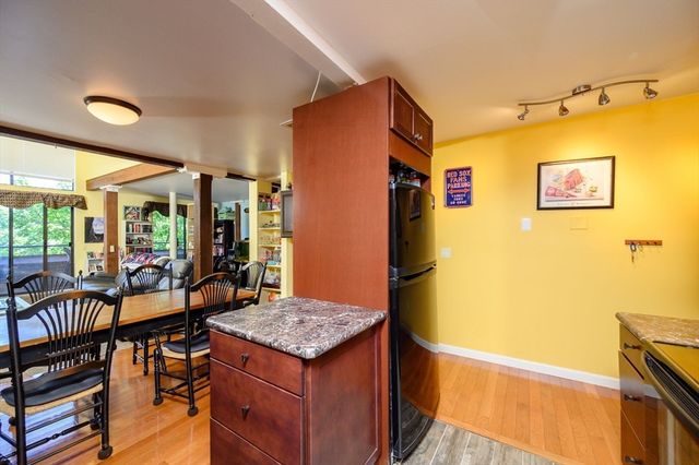 96 Old Colony Ave 304, Taunton, MA 02718