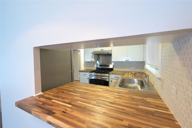 2303 WESTERN TRAILS BLVD A, Austin, TX 78745