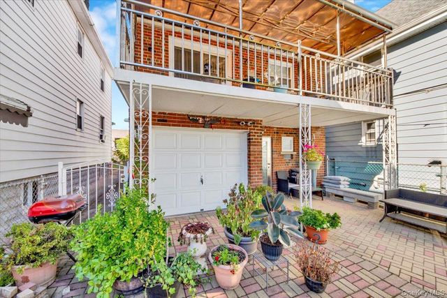 2877 Waterbury Avenue, Bronx, NY 10461