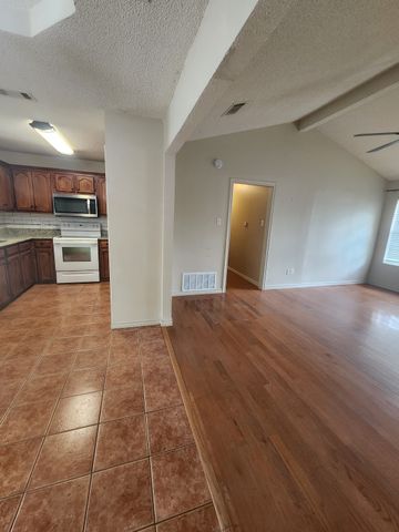 206 Hackberry Drive, Greenville, TX 75402