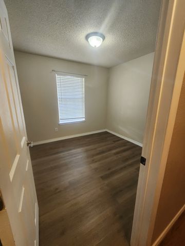 206 Hackberry Drive, Greenville, TX 75402