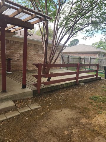 206 Hackberry Drive, Greenville, TX 75402