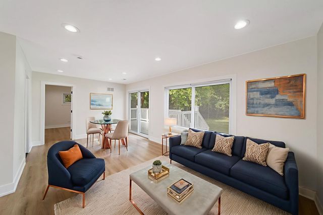 106 E 22nd Street, Lombard, IL 60148