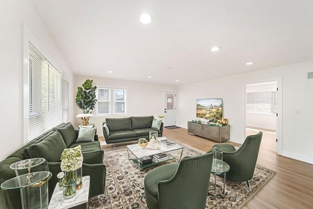 106 E 22nd Street, Lombard, IL 60148