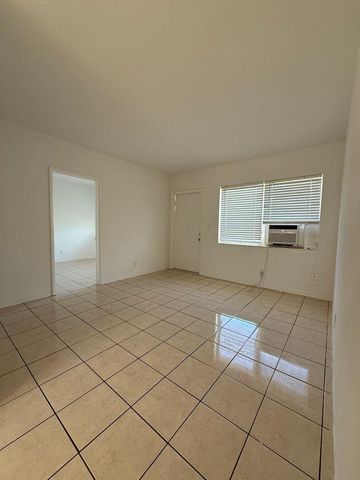 6240 Dewey St, Hollywood, FL 33023