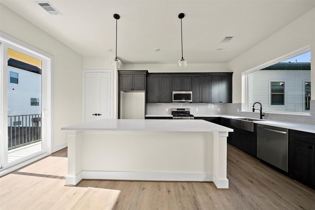 2618 Dennis Street, Houston, TX 77004