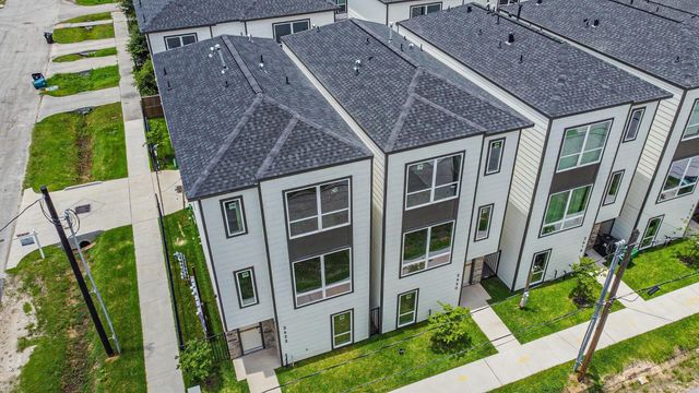 2618 Dennis Street, Houston, TX 77004