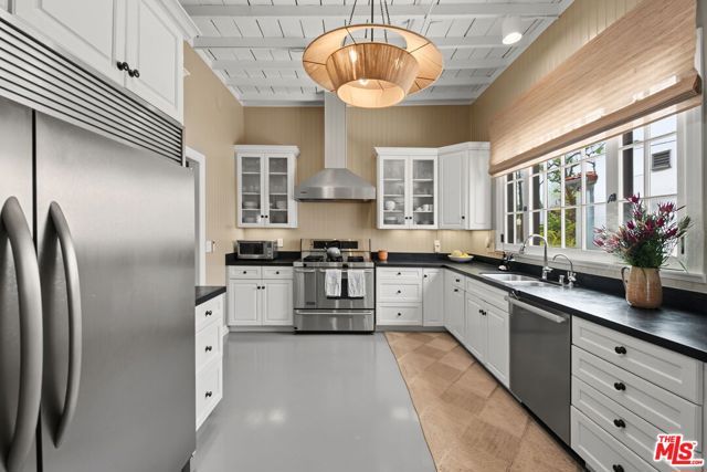 348 N Citrus Avenue, Los Angeles, CA 90036