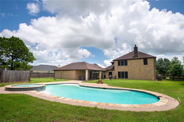 11206 Aaron Way, Needville, TX 77461