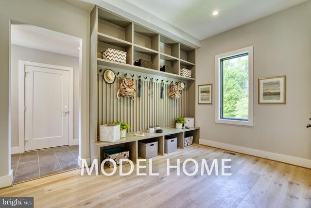 1829 DEER DR, Mclean, VA 22101