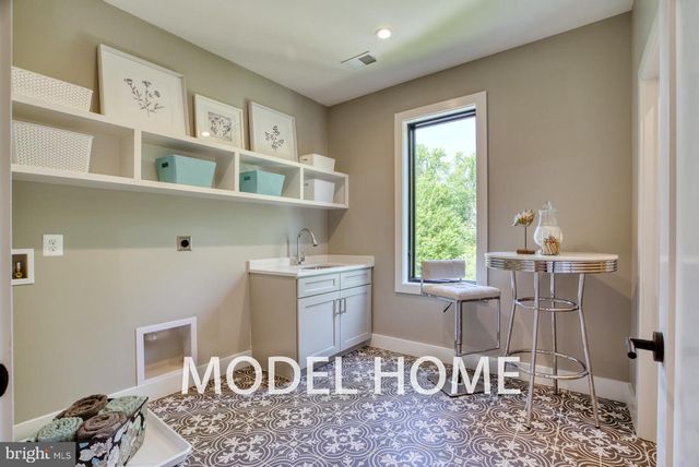 1829 DEER DR, Mclean, VA 22101