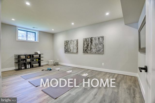 1829 DEER DR, Mclean, VA 22101
