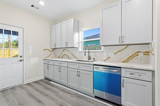 2315 Cedar Street, Pearland, TX 77581